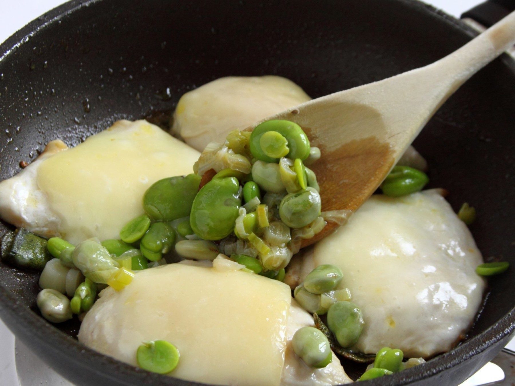 Ricetta Petto di pollo con pecorino e fave - Step 4