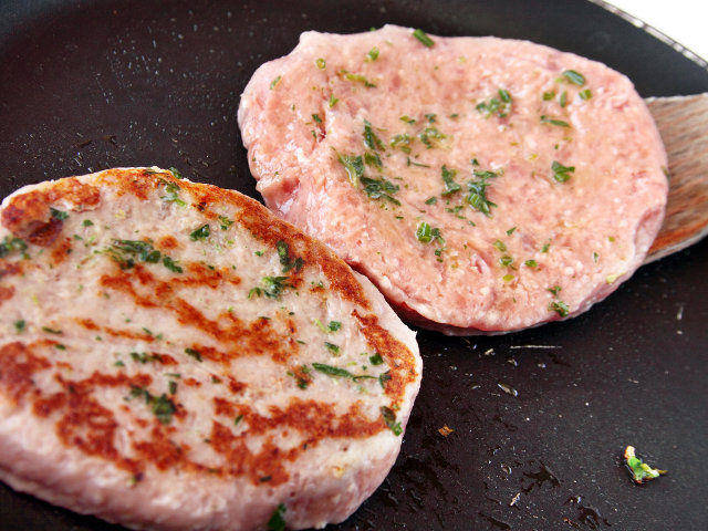 Ricetta Hamburger di pollo con scarola e pomodorini - Step 4