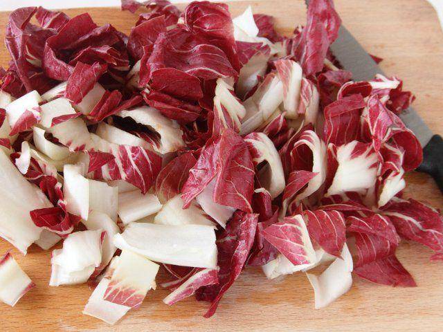 Ricetta Lasagne con radicchio e salsiccia - Step 1
