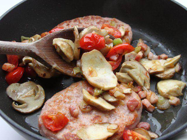 Ricetta Hamburger alla boscaiola - Step 4