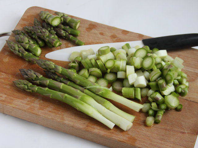 Ricetta Lasagne agli asparagi e salsiccia - Step 1