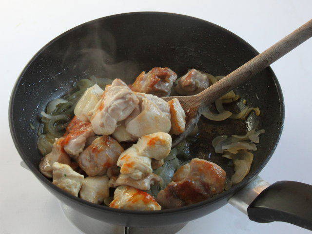 Ricetta Pollo con cacio e uova - Step 2
