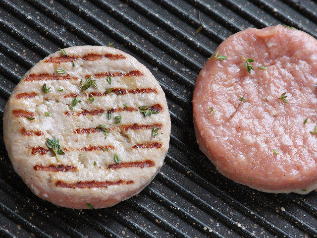 Ricetta Hamburger con cime di rapa, provolone e uovo - Step 2