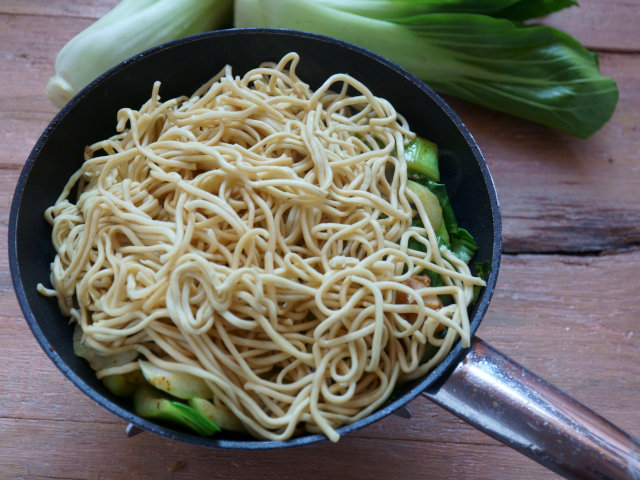 Ricetta Noodles con pollo e Bok Choy - Step 5