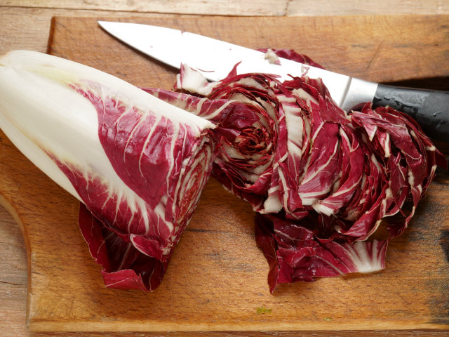 Ricetta Salsiccia con radicchio e Taleggio - Step 1