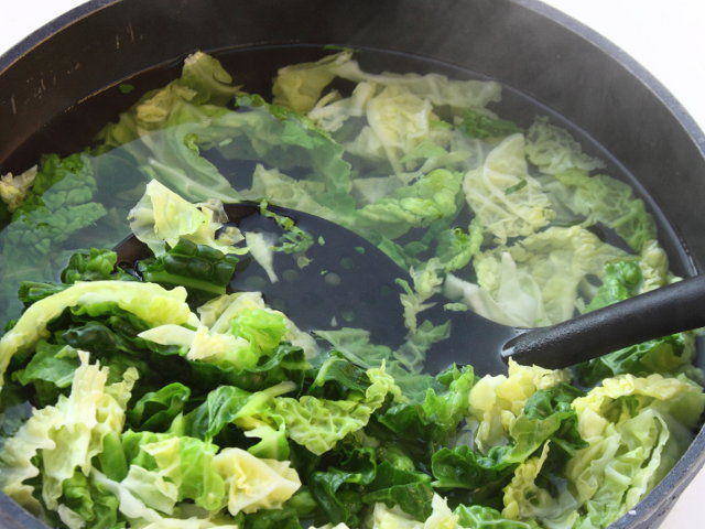 Ricetta Cosce di pollo alla verza - Step 1