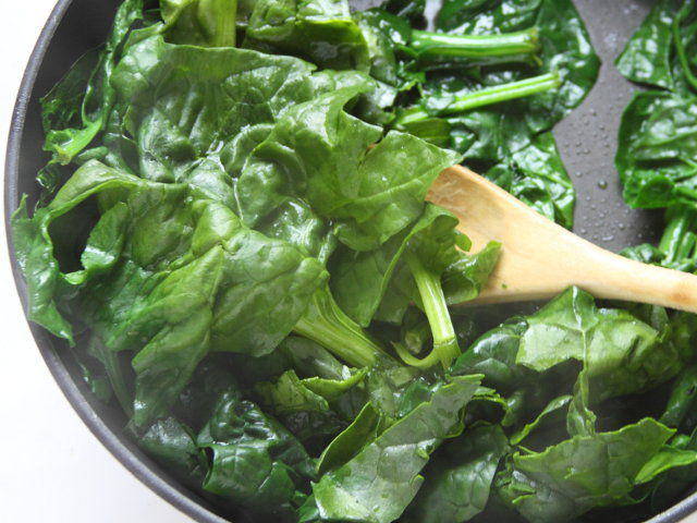 Ricetta Polpettone di pollo con spinaci e pistacchi - Step 1
