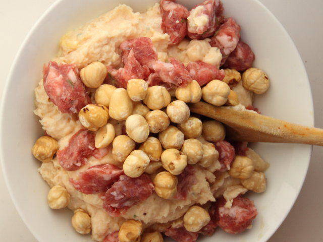Ricetta Cappone farcito con salsiccia e nocciole - Step 2