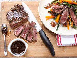 Filetto di manzo marinato all'aceto balsamico e salsa di soia