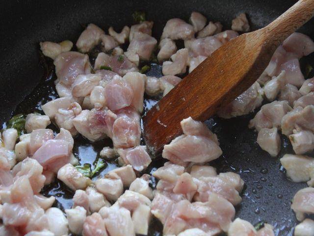 Ricetta Farro con zucchine e pollo - Step 1