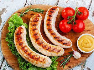 Quattro modi di cucinare le salsicce di pollo