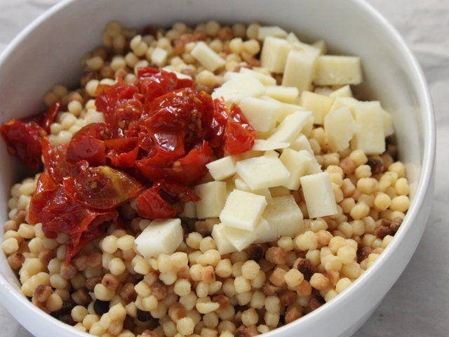 Ricetta Fregola in insalata con tacchino aromatico - Step 3