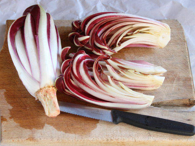 Ricetta Polpette di pollo al radicchio e peperoni - Step 1