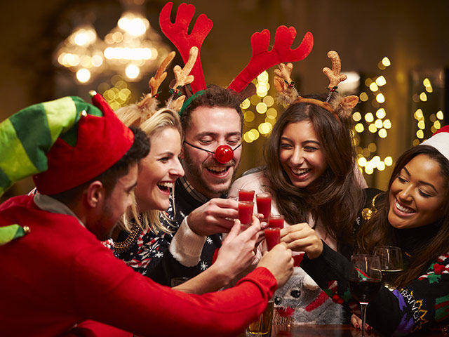 Come organizzare un party di Natale con gli amici