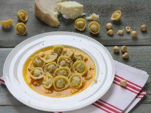Tortelli al Castelmagno con Nocciole e crema di zucca