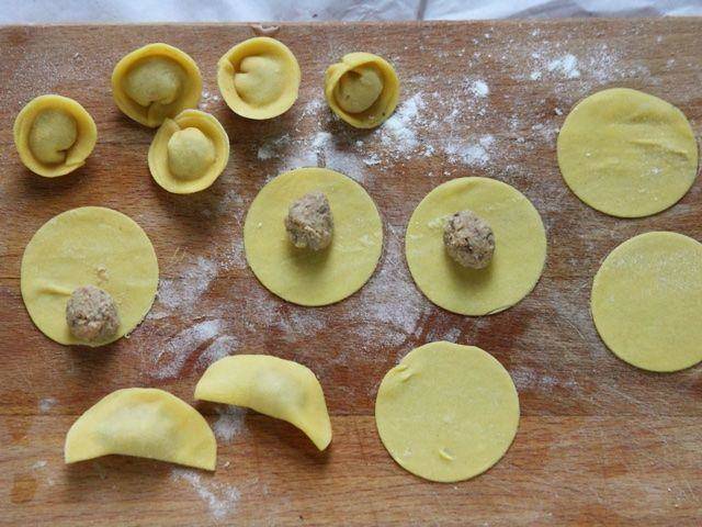 Ricetta Tortelli al Castelmagno con Nocciole e crema di zucca - Step 4