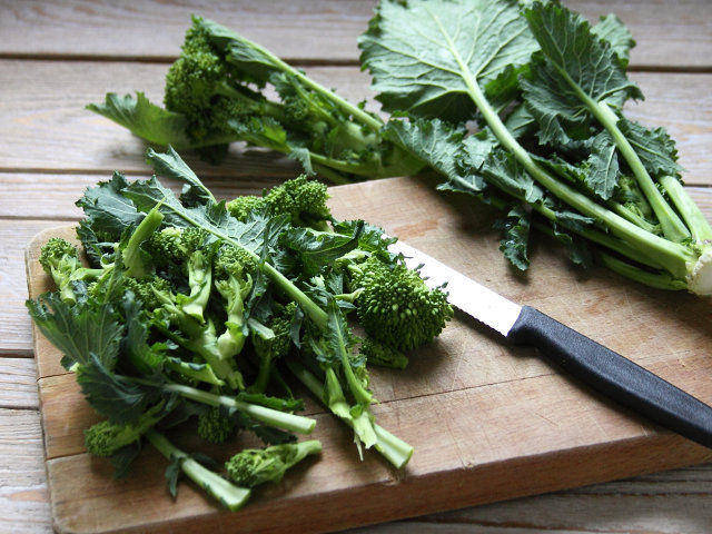 Ricetta Hamburger di pollo con cime di rapa - Step 1